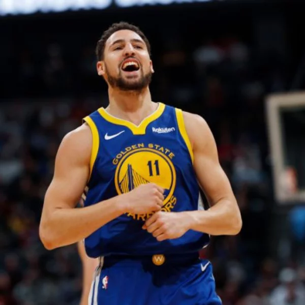 平均35秒就得一分！勇士浪花兄弟 Klay 三分11投10中狂轟44分 命中率高曾達100%