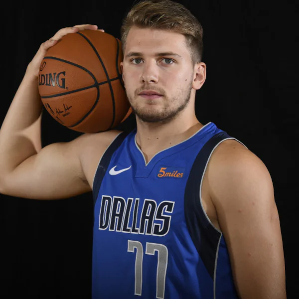 最強新人！NBA「歐洲天才」Luka Doncic不到半年竟比 Curry 還紅？全靠「這 4 招」擄獲人心