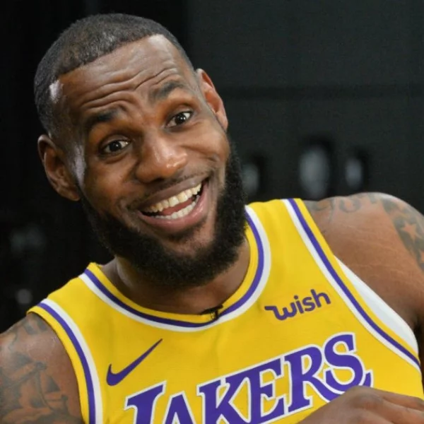 都是姆斯惹的禍！NBA 總裁認為：「NBA 收視率整體下滑 42%  是因為詹皇跑去西區打球」