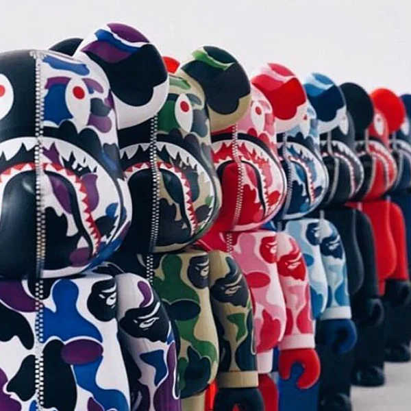 【J個稀好貨】潮人必備公仔 BE@RBRICK 一連和 BAPE、GEO 大咖潮牌聯名，錢都準備好了嗎？