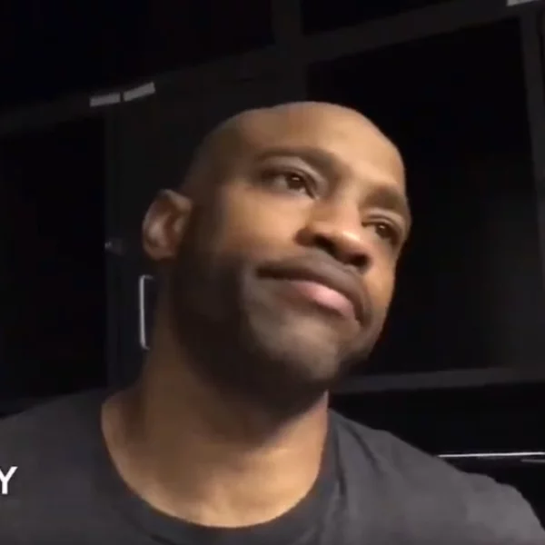 黃金世代的傲氣！Vince Carter 談NBA 聯盟抱腿奪冠生態：「這麼做會讓我覺得生不如死」