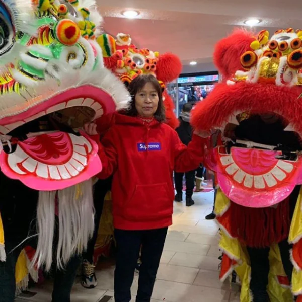 最強炒賣阿姨來拜年！舞龍舞獅進駐紐約潮流地標 Unique Hype