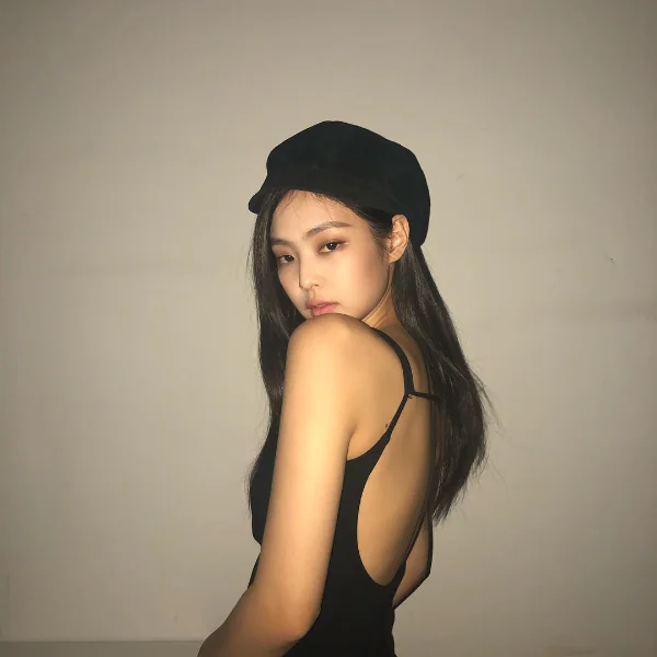 BLACKPINK 成員 Jennie「視覺 -5 kg」穿搭 3 撇步，你肯定要學！