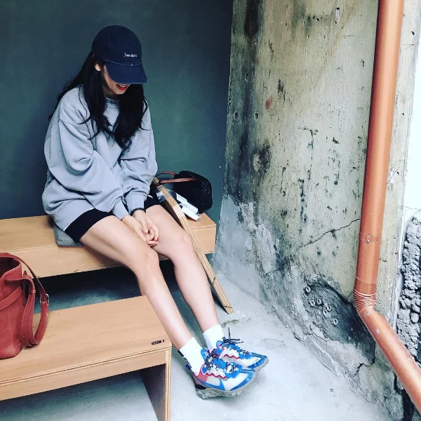 女神朴信惠越來越瘦，原來就是「下半身顯瘦」靠這 3 個穿搭技巧，讓壯壯腿變纖細美腿！
