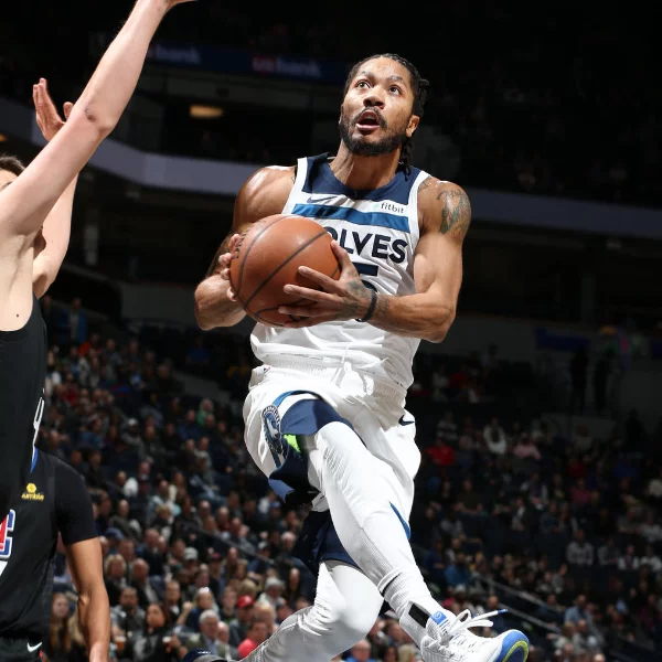 「飆風玫瑰」依然帶刺！Derrick Rose 僅花 4.4 秒完成一條龍上籃　3 名防守者完全攔不住！