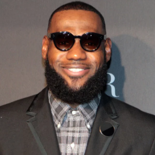 野心勃勃！被問到未來是否會當 NBA 老闆　詹皇霸氣回覆：「不存在或許，我是一定會做到！」
