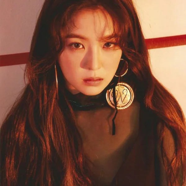 Red Velvet 門面擔當 Irene 超強顯高穿搭術，小隻馬也能穿出超模的逆天長腿！