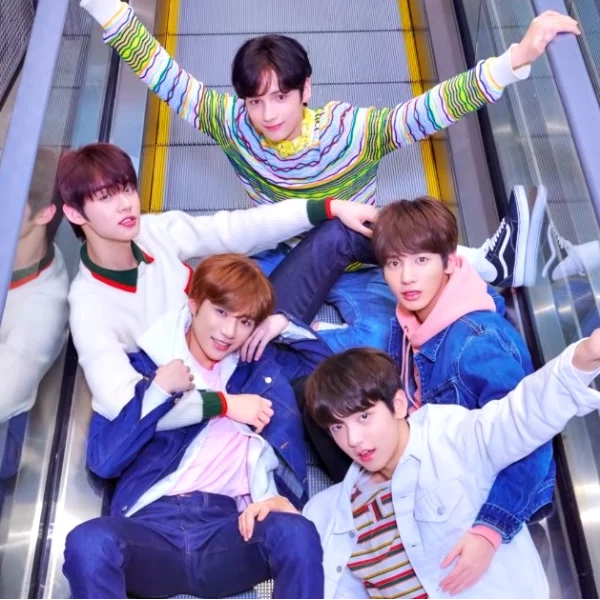 比 ITZY 更狂！BTS 師弟團 TXT 出道曲一小時湧入 10 萬留言　網：是含鑽石湯匙出生吧？