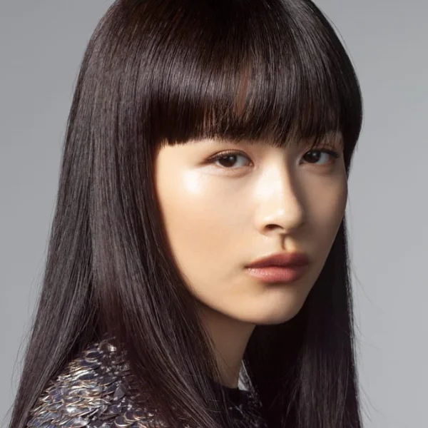 不要再只知道 Kōki 了！UNDERCOVER 主理人高橋盾女兒 Lala 絕對是下一個必追的 Icon！