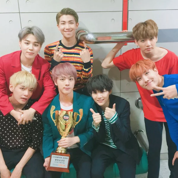 BTS 樂勝《一個巨星的誕生》！2018 全球專輯銷量榜　《大娛樂家》原聲帶超狂奪冠！