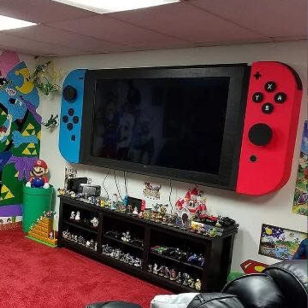 宅宅天堂！神人打造任天堂主題遊戲房間　電視化身成 65 吋超大 Switch 引網友羨慕！