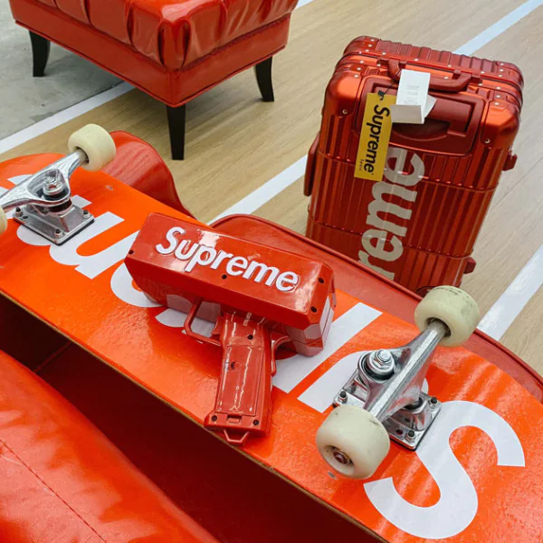 山寨 Supreme 上海首店高調開幕！美國正版求助執法部門準備回擊