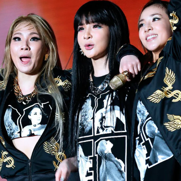 朴春新歌獲 DARA 力挺奪多個音源榜首！她想念 2NE1 訪問中落淚：「能再一起唱歌就好了呢⋯」