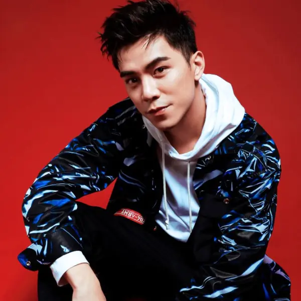 連徐佳瑩都讚嘆，渾然天成的表演者！ 鬥牛張家瑋溫柔出輯 遭警察上門關切
