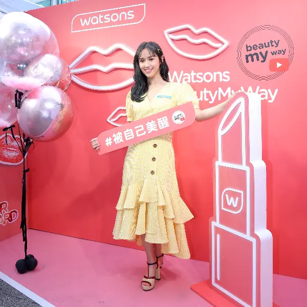 屈臣氏2019「Beauty My Way」計畫 首波推出春季時尚彩妝大秀 年度大勢色珊瑚橘一秒輕鬆駕馭 主持小天后吳姍儒嘟唇走秀秒顯仙氣與活力 彩妝達人Vincent分享今年春夏彩妝流行趨勢 完美唇妝不NG三大要領