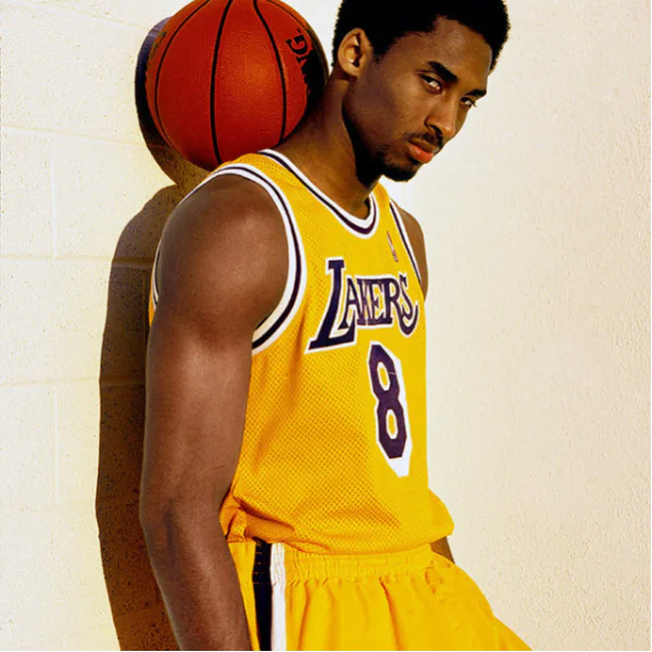 「剛加入NBA且場均只有 15 分的候補球員」能夠入選全明星賽先發？Kobe Bryant 靠這 5 點做到了