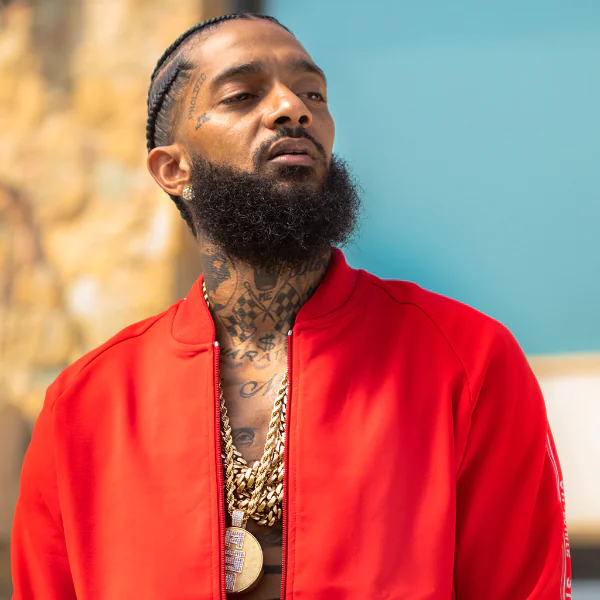 又痛失一位才子！葛萊美提名饒舌歌手 Nipsey Hussle 今早遭槍擊身亡！詹皇、蕾哈娜等巨星齊悼念：「太傷了！」