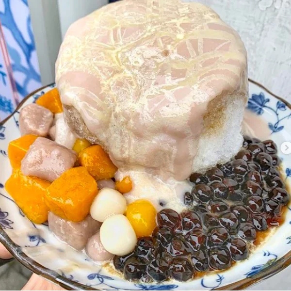芋泥份量太慷慨！吐司刨冰泡芙爆量溢出