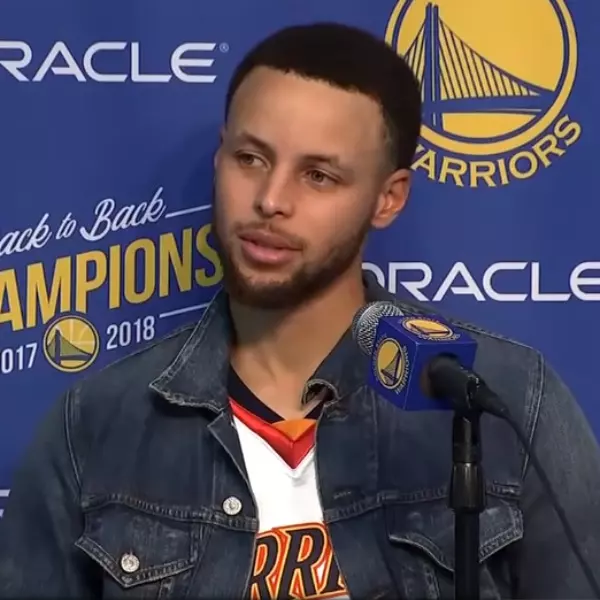 詹皇比俠客歐尼爾、魔術強森還偉大？Curry 列舉出他心目中「最佳 5 人」名單