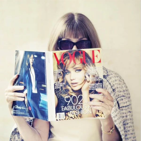 關於《穿著 PRADA 的惡魔》總編安娜溫圖 Anna Wintour 的 30 件事：下令 Met Gala 禁止自拍！