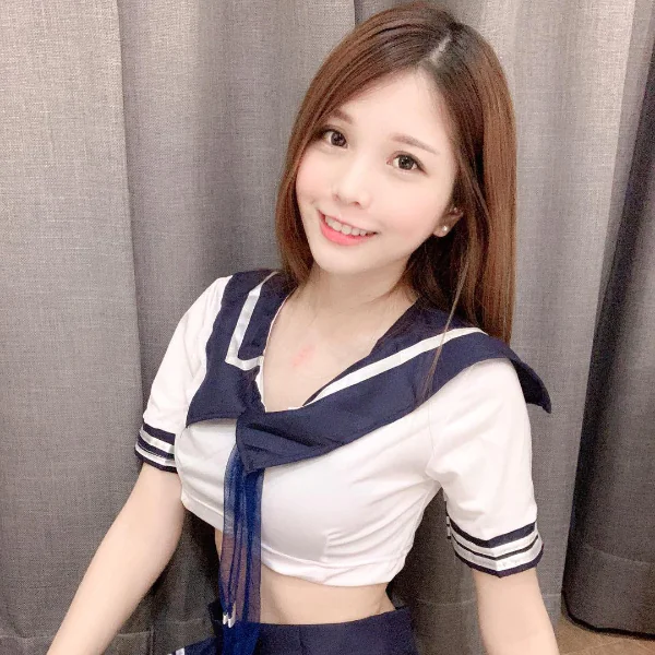 福利片大放送！「瑀熙」偕Coser「煙煙」開箱內衣「造山」　網讚：這一集太養眼了