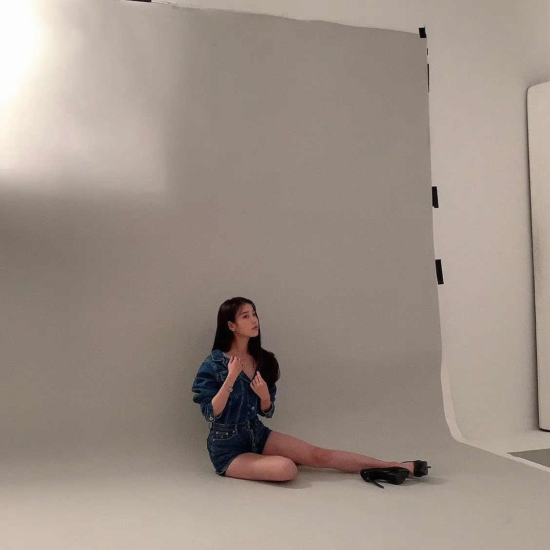 IU 李知恩「身高詐欺術」這麼神？155 公分靠這 5 招瞬間增高到 170 公分！