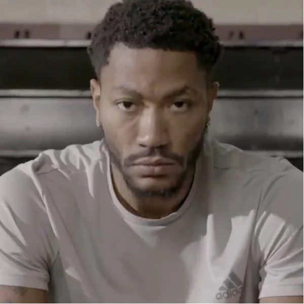 直接崩潰大哭！「飆風玫瑰」Derrick Rose 當年得知被公牛賣到尼克的真實反應畫面曝光！