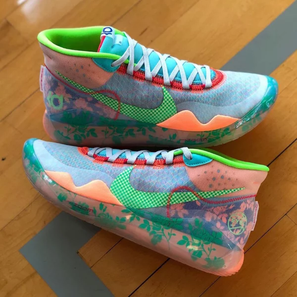 每週鞋報：ASICS 和西太后把油畫做在了鞋子上；KD 12 再出新配色
