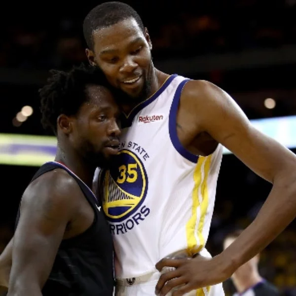 舒適圈被破壞？Kevin Durant 談瘋狗貝的對位防守：「裁判都喜歡偏袒比較矮的球員！」