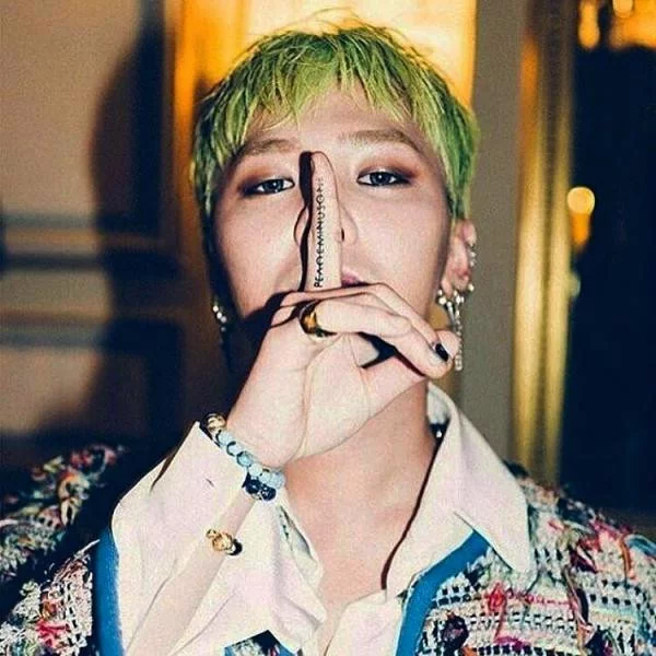 單品曝光Ｇ-Dragon 退伍前準備幹大事！PEACEMINUSONE x Fragment design 聯名系列
