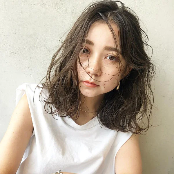 人家短髮這麼美 我卻像剛睡醒！超火紅的 3 款「日雜短捲髮」只要記住 1 個方向 你也能輕鬆捲出～