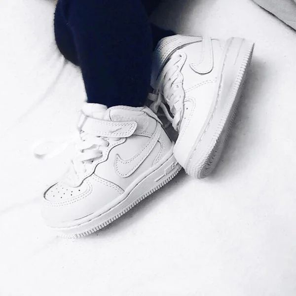 NIke、Vans 都在內！編輯精選「 3 雙百搭又平價」親子鞋　最便宜台幣 2000 元有找！？