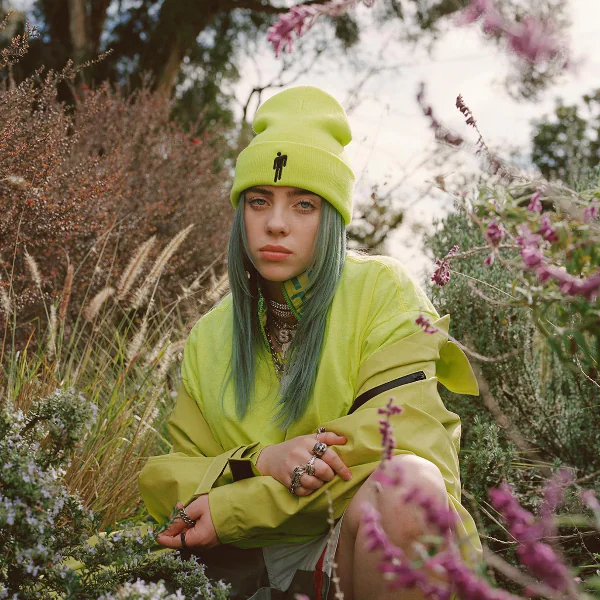 17 歲的怪奇美少女 Billie Eilish 不只很會唱　她居然還有自己的品牌 「blōhsh」！
