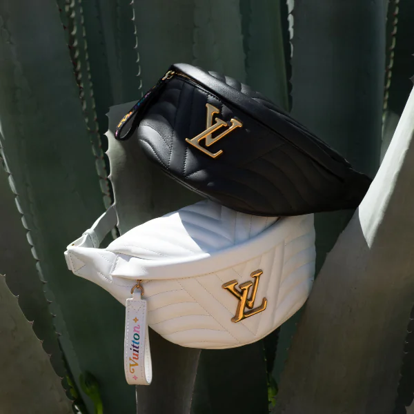 今年就等這一咖！近期大熱的 LV 「 NEW WAVE 腰包」價格親民、外型時髦到不行！
