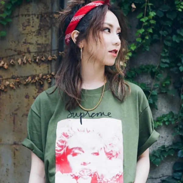 從設計師到傳奇歌手！到底要多厲害才能登上人像 Tee？