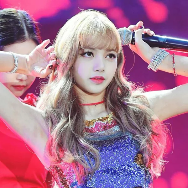 次元壁再打破！小賈斯汀被抓包主動追蹤 Lisa 帳號　BLACKPINK 成員魅力無法擋！