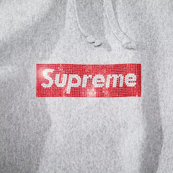 閃閃發亮的 Supreme 你能想像嗎？ Supreme  25周年 與施華洛世奇推出最閃聯名！