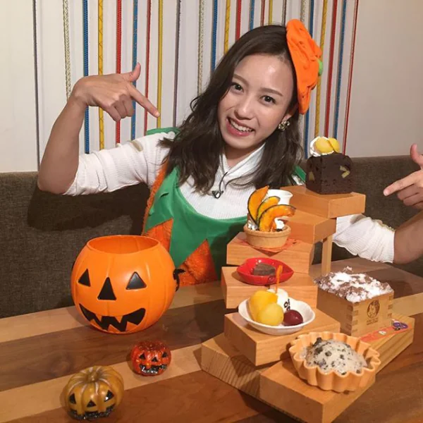 甜點控一定要朝聖！日本超人氣甜點店推出「超豪華甜點樓梯」 一次吃到 7 種甜點超幸福