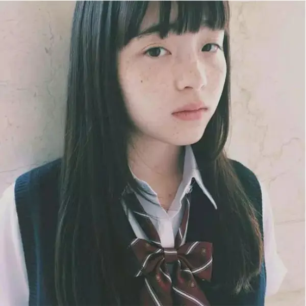 老娘天生就一副討厭世界的表情，但比誰都長得高級。