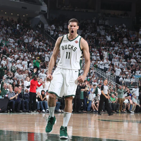 末節絕地大反攻！Brook Lopez 狂炸 29 分 11 籃板 4 火鍋　公鹿逆轉擊敗暴龍率先開胡！