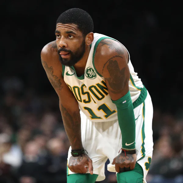 意圖太明顯？Kyrie Irving 玩《NBA 2K19》角色竟穿「湖人套裝」被網友抓包截圖！