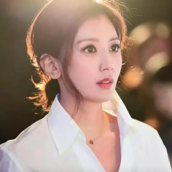 「妳聞起來好青春！」懶得保養也能像賈靜雯、楊丞琳一樣凍齡！挑對香水就能輕鬆 -5 歲！