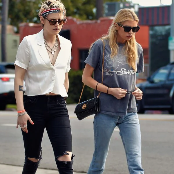 史都華被爆疑似復合名模前女友 Stella Maxwell　粉絲狂讚：她們是最養眼的一對！