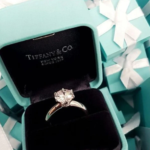 結婚戒指推薦！ Cartier ＋ BVLGARI 10 款港幣 1 萬以下耐看、高質名牌婚戒款式