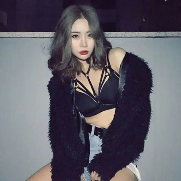 【 8+9 潮殺毀？】陷阱妹你真的可以嗎？來聽聽 JUKSY 男編輯們的真心話：原來露出「這個部位」才最高！