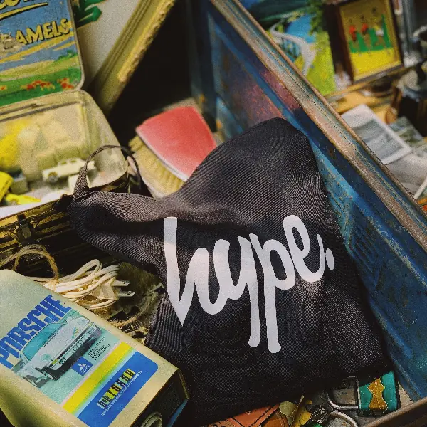英國潮牌「Hype」竟然是這樣誕生的！最新的「雪山啤酒」聯名包款來揭秘