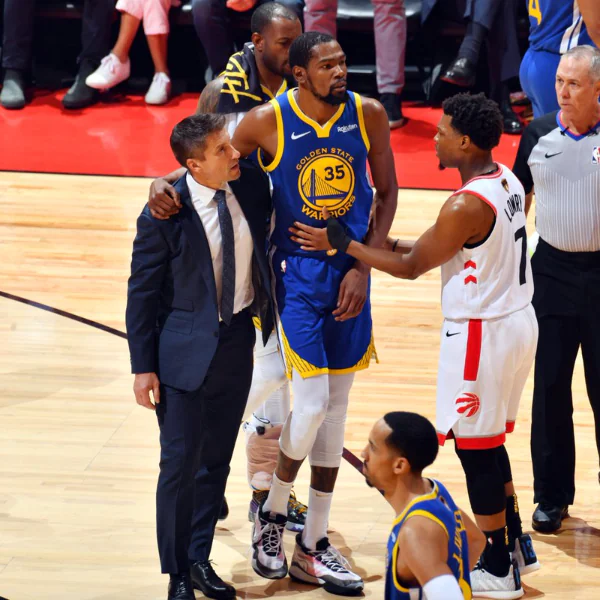 球團經理都哭了！Kevin Durant 確定阿基里斯腱撕裂　賽後發文：「看到隊友贏球我真的很開心！」