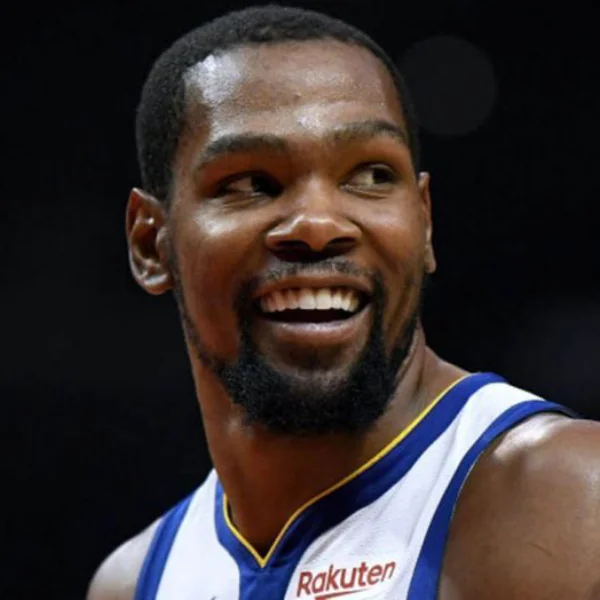 KD 自由了！正式跳出合約各隊瘋搶，他人正在紐約評估要去哪
