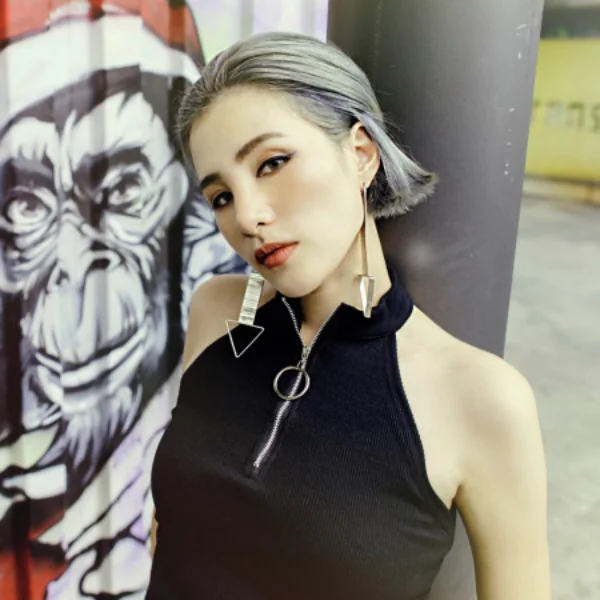 劉柏辛厚唇用畫的、呆寶靜素顏超清純？嘻哈妹子的超殺妝容怎麼畫？從 5 位《中國新說唱》女選手身上學起！