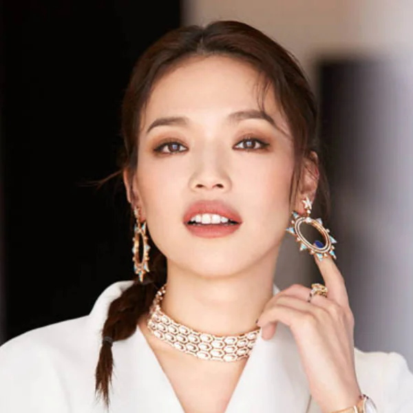 【明星也會醜】別再相信修圖軟體！這些正妹女星卸妝後臉上的小瑕疵，就跟你我一樣自然啊～
